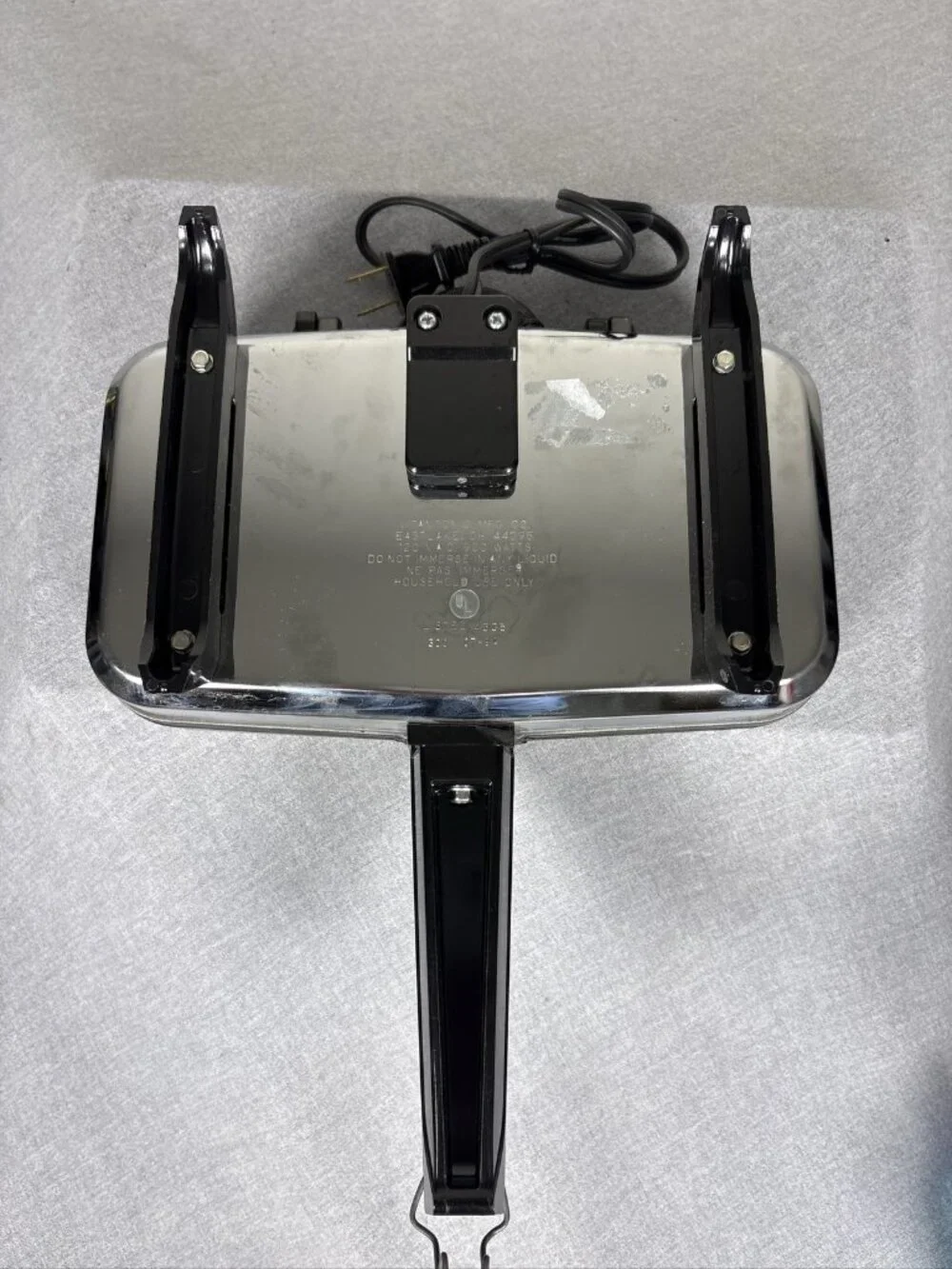 Vitantonio Pizzelle Chef Model 300 Italian Waffle Cookie Maker Iron